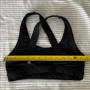 Lululemon *Stash* sports bra